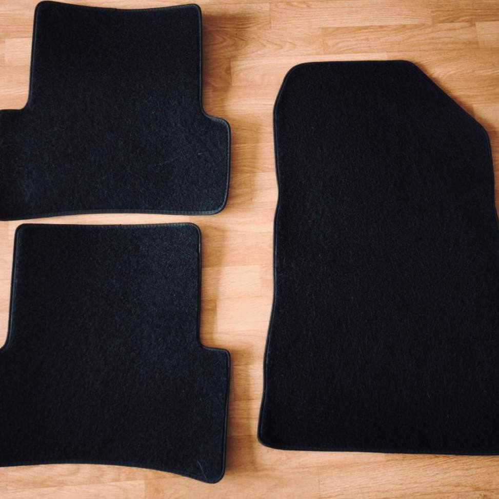 Tapis de sol universel pour voiture